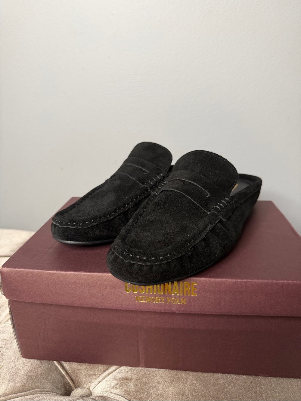 Cushionaire Heritage Black Genuine Suede Loafer Mules Size 8 NIB